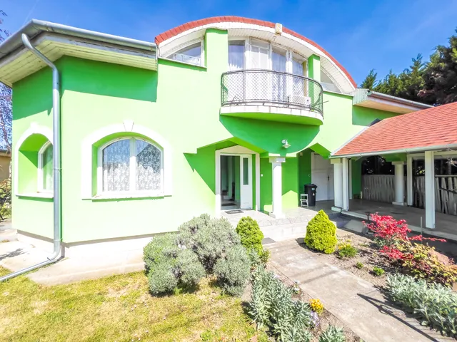 Eladó ház Balatonfőkajár 210 nm