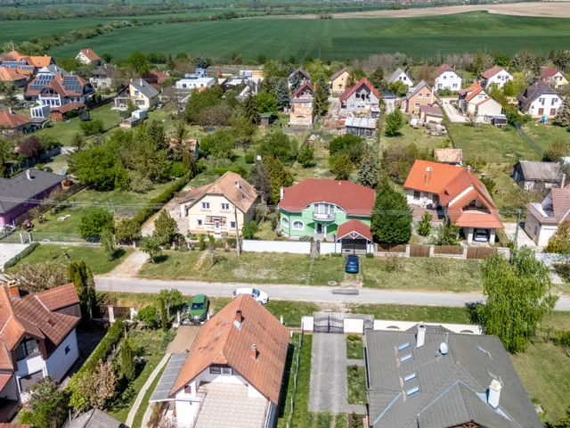 Eladó ház Balatonfőkajár, Iskola utca 34 210 nm