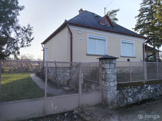 Eladó ház Nyúl 44 nm