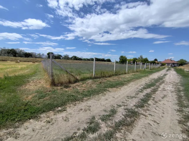 Eladó telek Solt 2050 nm