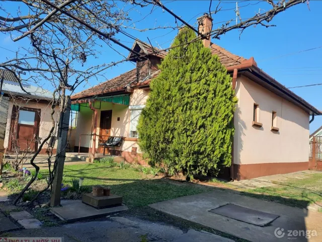 Eladó ház Kecskemét, Hunyadiváros 60 nm