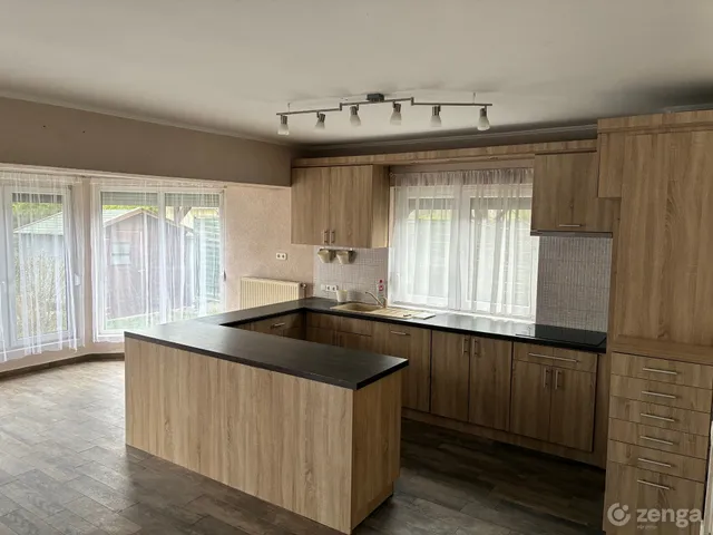 Kiadó lakás Érd 96 nm