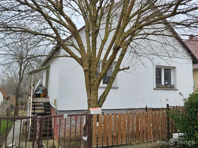 Eladó ház Oroszlány 105 nm