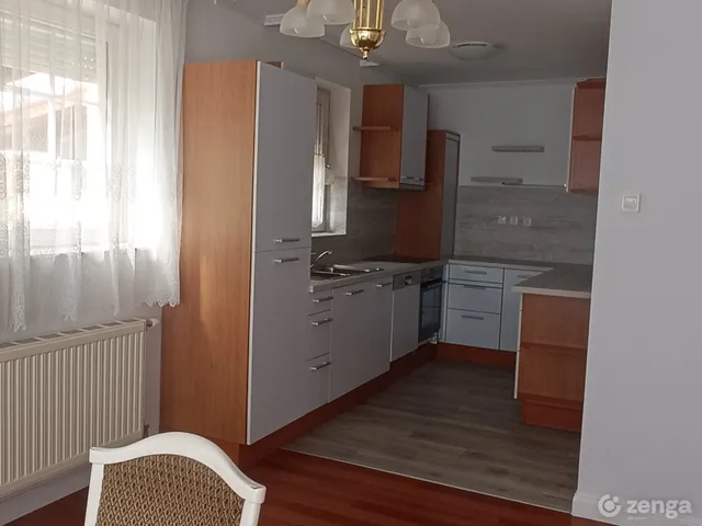 Eladó ház Pápa, Belváros 280 nm