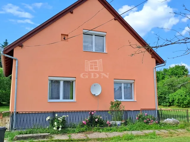 Eladó ház Lispeszentadorján 225 nm