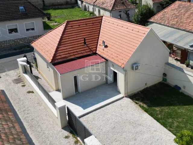 Eladó ház Tapolca, Belváros 100 nm