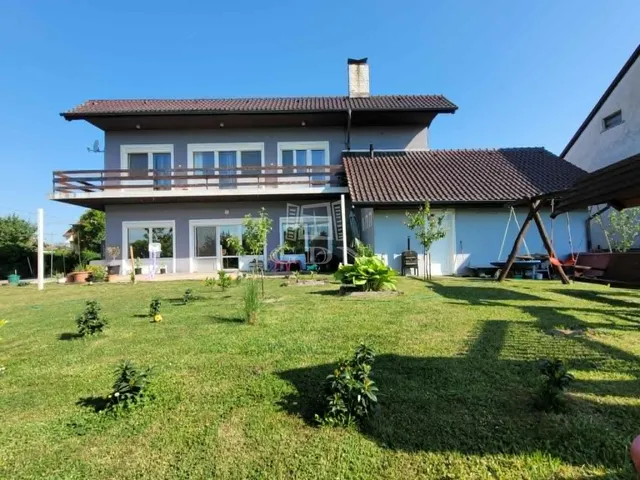 Eladó ház Fertőd 270 nm