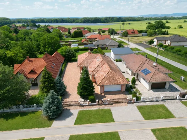 Eladó ház Balatonszentgyörgy 224 nm