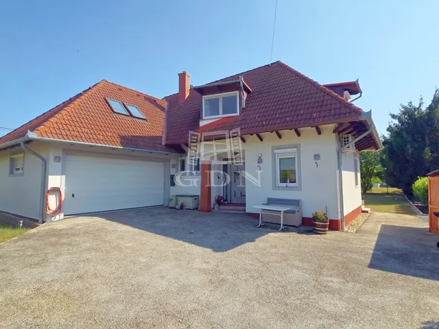 Eladó ház Balatonszentgyörgy 180 nm
