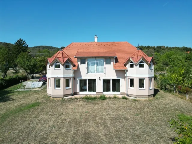 Eladó ház Ábrahámhegy 170 nm