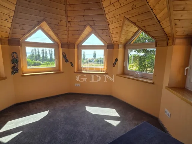 Eladó ház Ábrahámhegy 170 nm