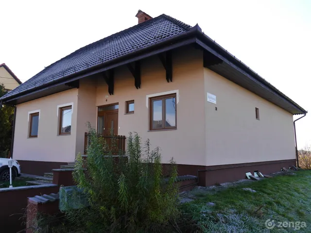 Eladó ház Kisbajcs 180 nm