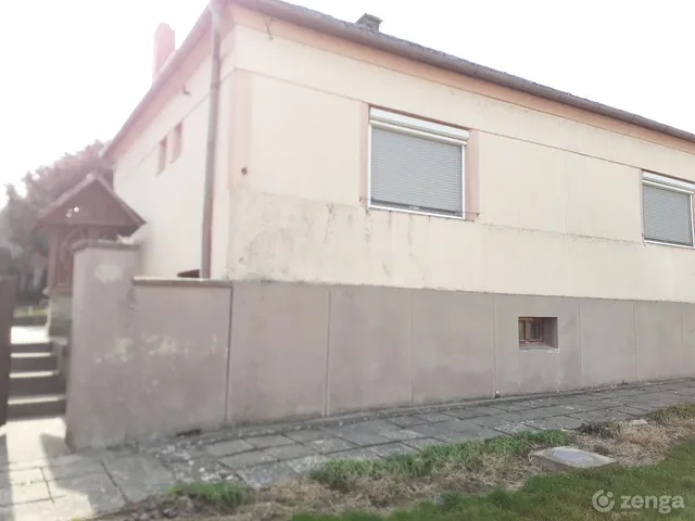 Eladó ház Versend, Jókai Mór u. 6. 120 nm