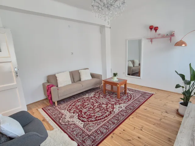 Eladó ház Budapest XIII. kerület, Angyalföld, Menyasszony utca 127 nm