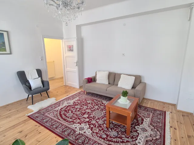 Eladó ház Budapest XIII. kerület, Angyalföld, Menyasszony utca 127 nm