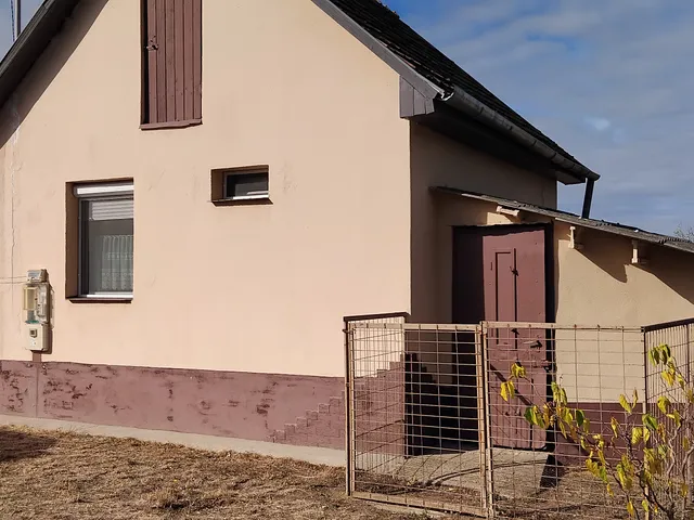 Eladó ház Mikepércs 35 nm