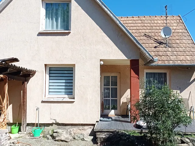 Eladó ház Pócsmegyer 120 nm