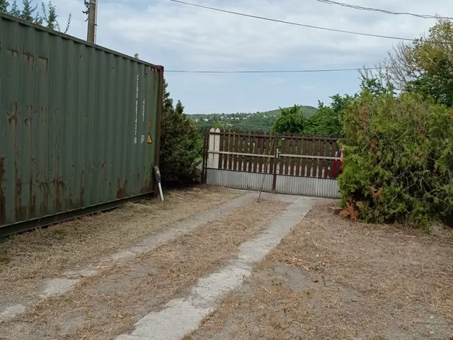 Eladó telek Pócsmegyer, Surány 747 nm