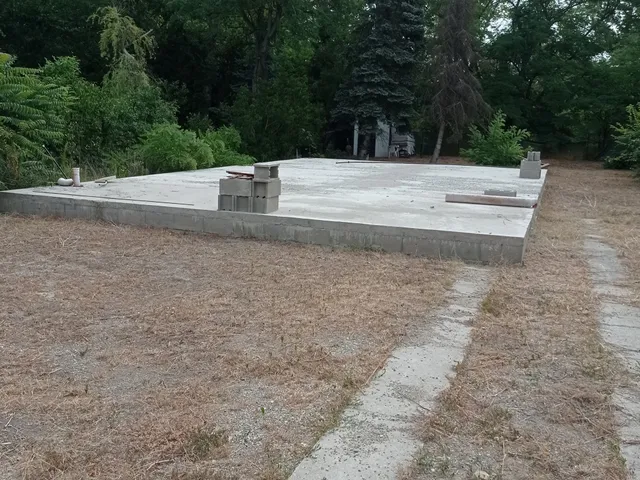 Eladó telek Pócsmegyer, Surány 747 nm