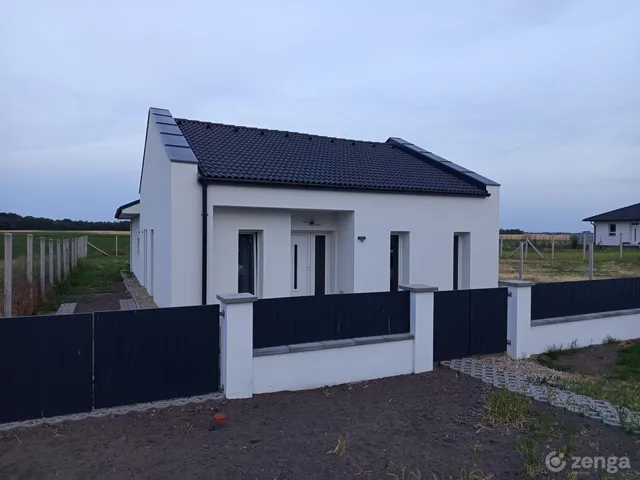 Eladó ház Áporka 105 nm