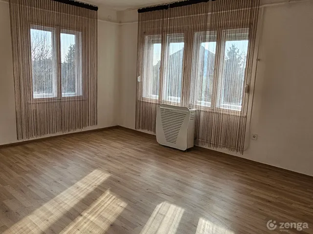 Eladó ház Petőfibánya 150 nm