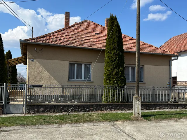 Eladó ház Bonyhád, Szecska 120 nm