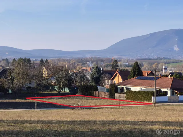 Eladó telek Pilisvörösvár 800 nm