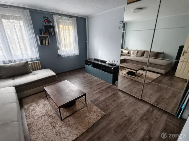 Eladó lakás Veszprém, Jutasi úti lakótelep 32 nm