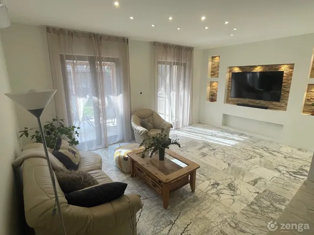 Eladó ház Siófok, Aranypart 200 nm