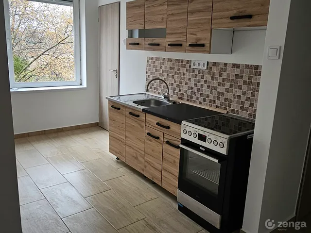 Eladó lakás Komló, Kenderföld 34 nm