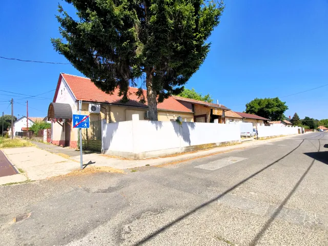 Eladó kereskedelmi és ipari ingatlan Bonyhád 360 nm