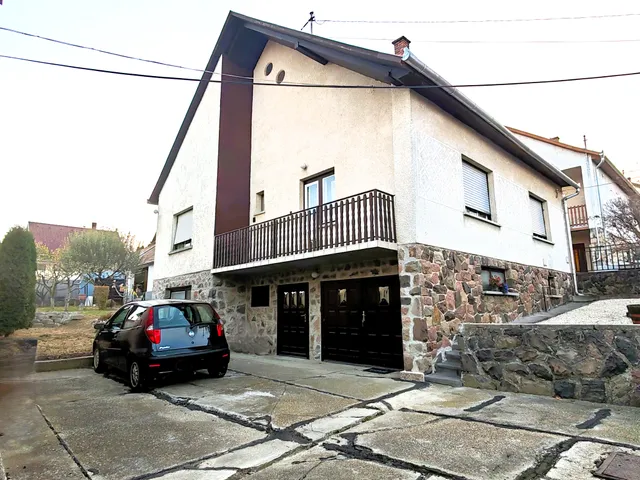 Eladó ház Bonyhád 150 nm