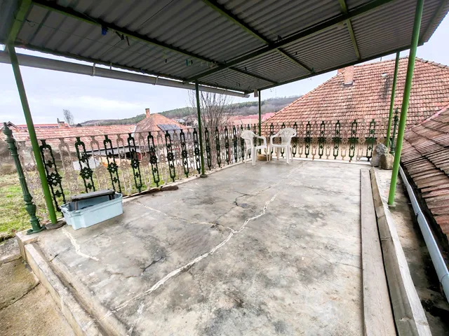 Eladó ház Kismányok 130 nm