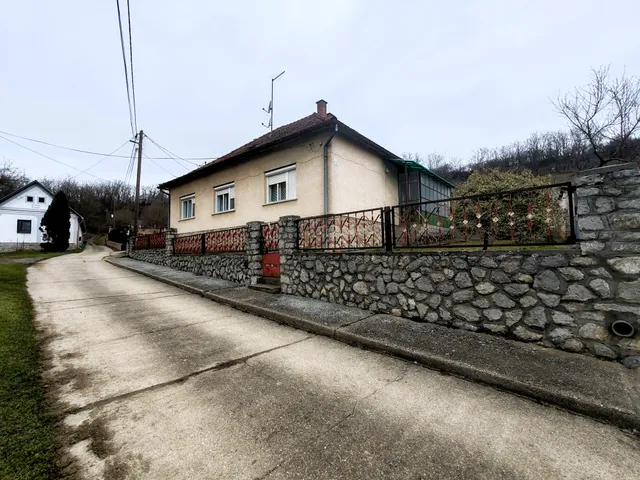 Eladó ház Kismányok 130 nm