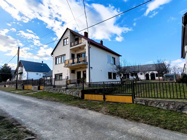 Eladó ház Geresdlak 140 nm