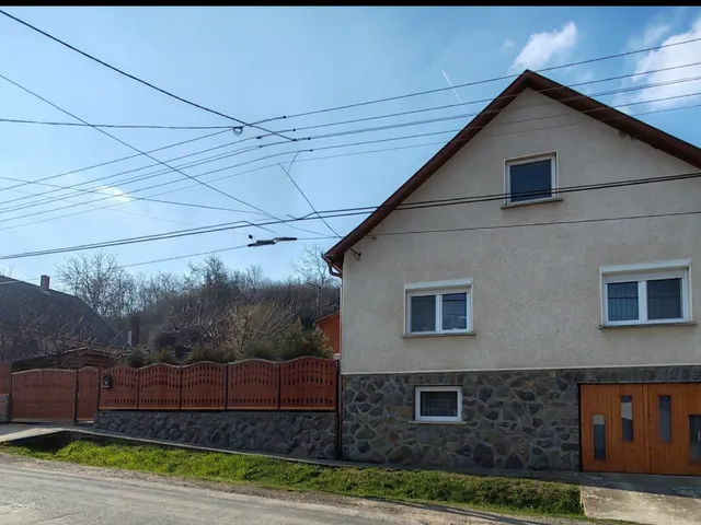 Eladó ház Hidas 150 nm