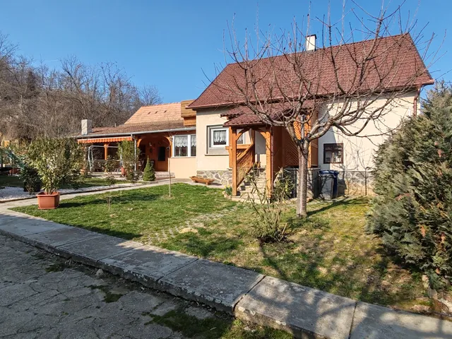 Eladó ház Hidas 150 nm