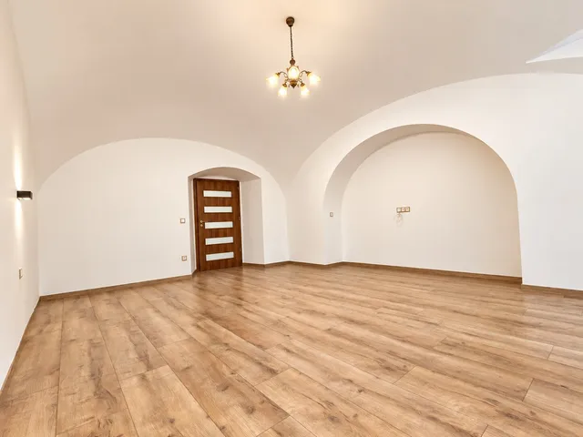 Eladó lakás Paks 107 nm