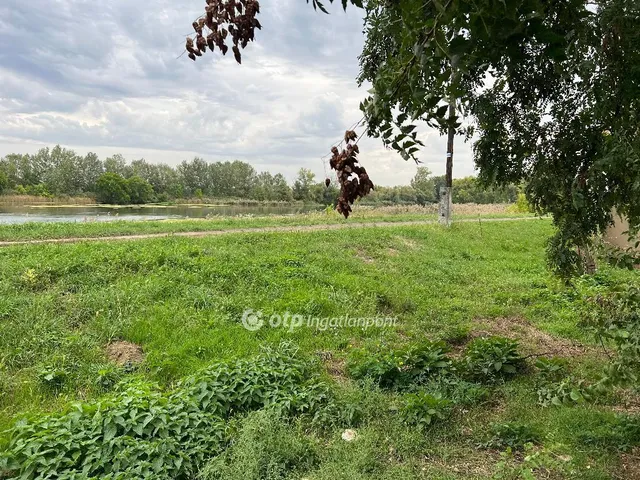 Eladó telek Mezőtúr 707 nm