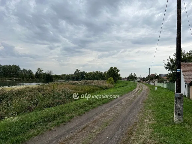 Eladó telek Mezőtúr 707 nm