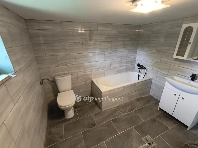 Eladó ház Hunya 68 nm