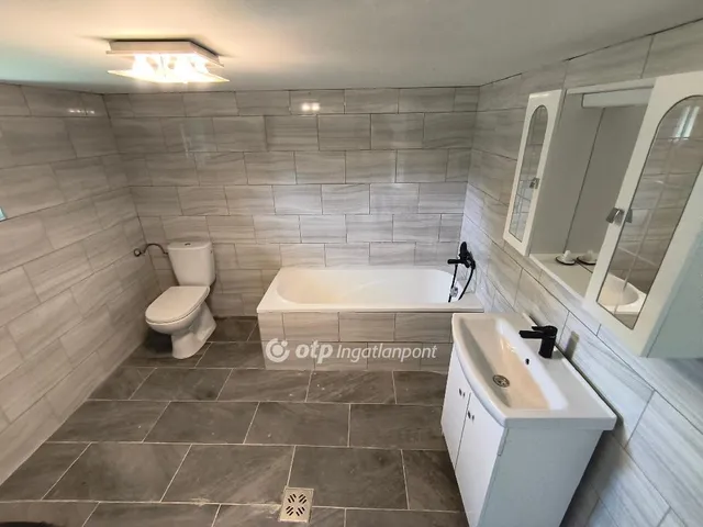 Eladó ház Hunya 68 nm