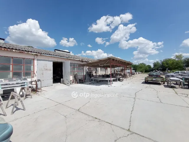 Eladó kereskedelmi és ipari ingatlan Kondoros 870 nm