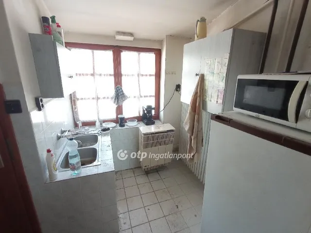 Eladó kereskedelmi és ipari ingatlan Kondoros 870 nm