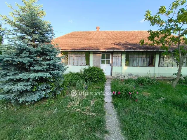 Eladó üdülő és hétvégi ház Kardos 111 nm