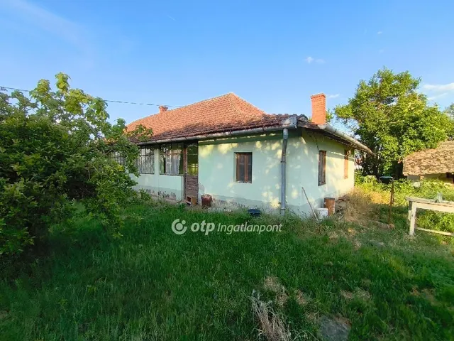 Eladó üdülő és hétvégi ház Kardos 111 nm