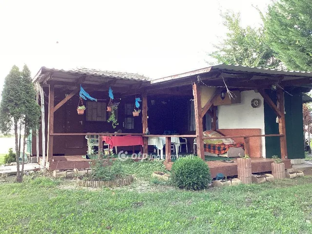Eladó nyaraló Mezőtúr 30 nm