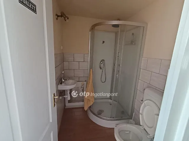 Eladó kereskedelmi és ipari ingatlan Gyomaendrőd 500 nm