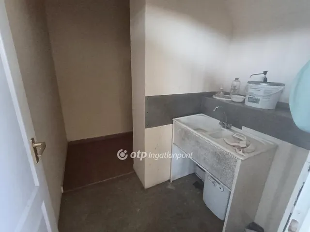 Eladó kereskedelmi és ipari ingatlan Gyomaendrőd 500 nm