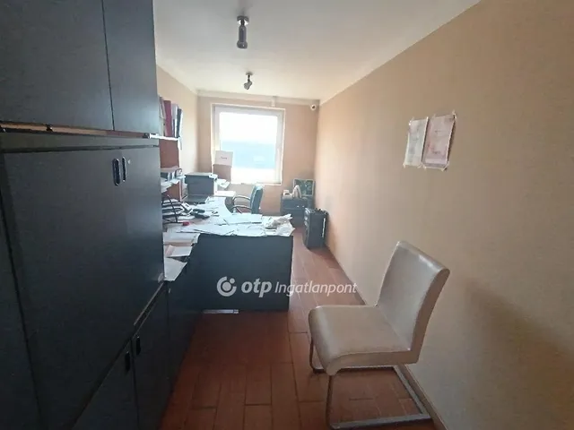 Eladó kereskedelmi és ipari ingatlan Gyomaendrőd 500 nm